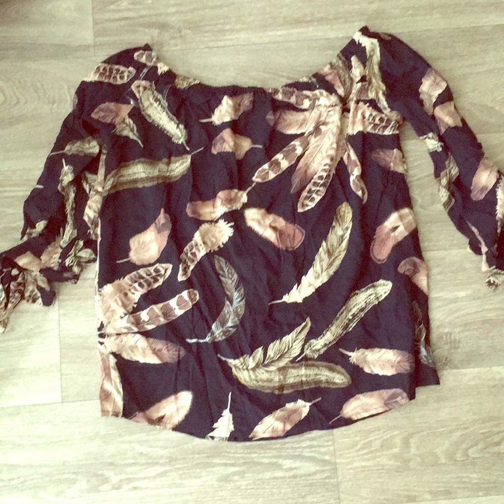 NWT Off The Shoulder Top Size L
